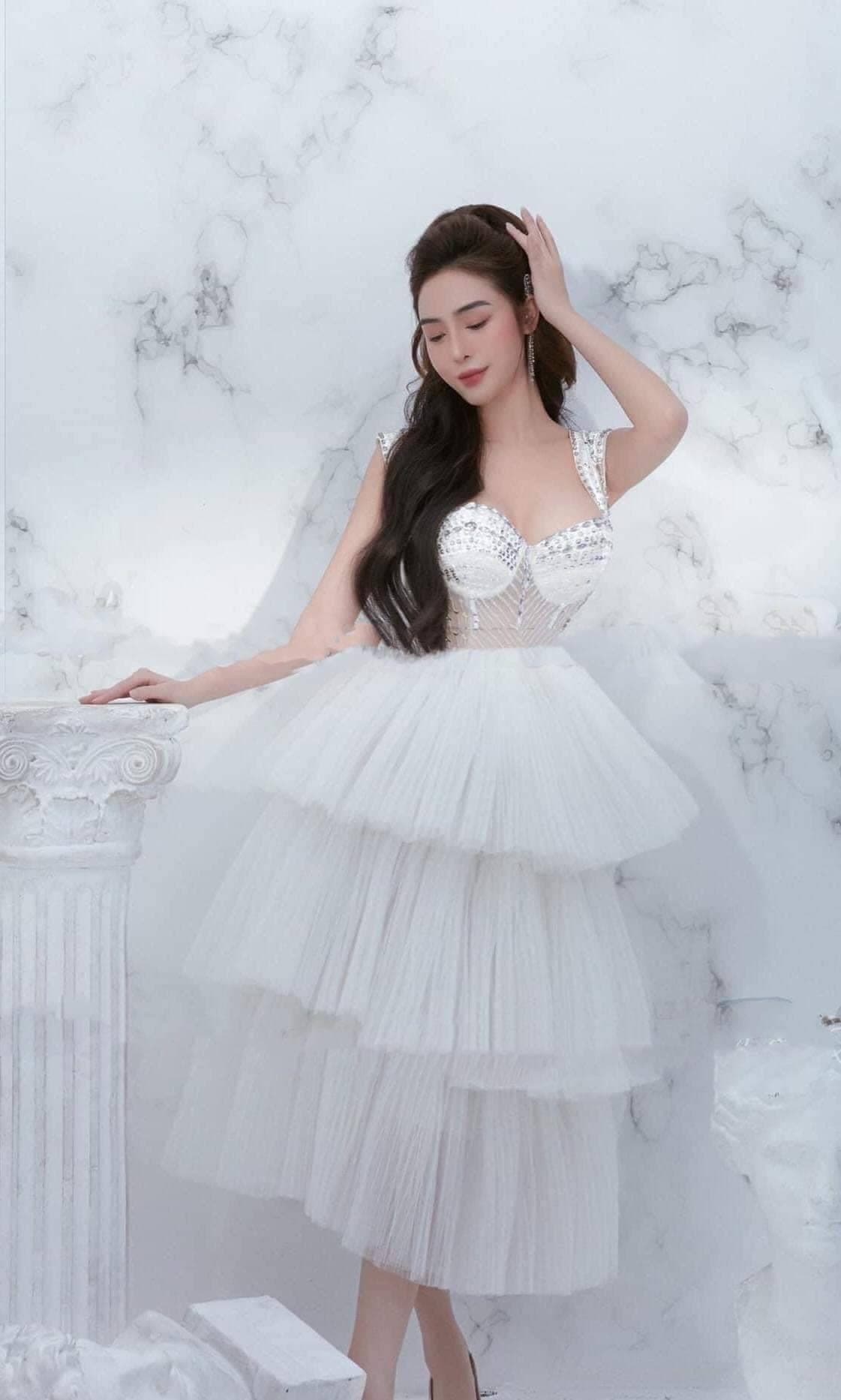 ชุดแต่งงาน ชุดเจ้าสาว ฟูฟ่อง สีขาว