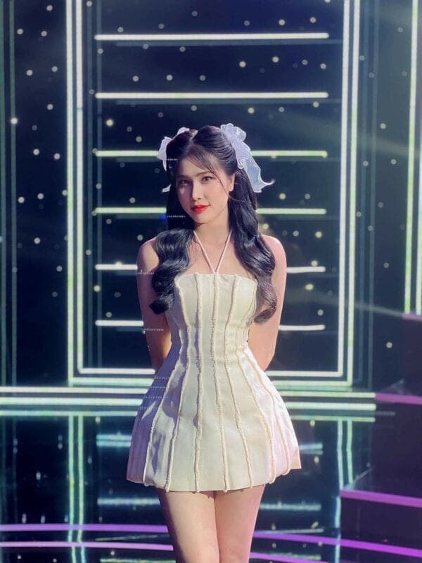 ชุดเดรส สีขาวครีม