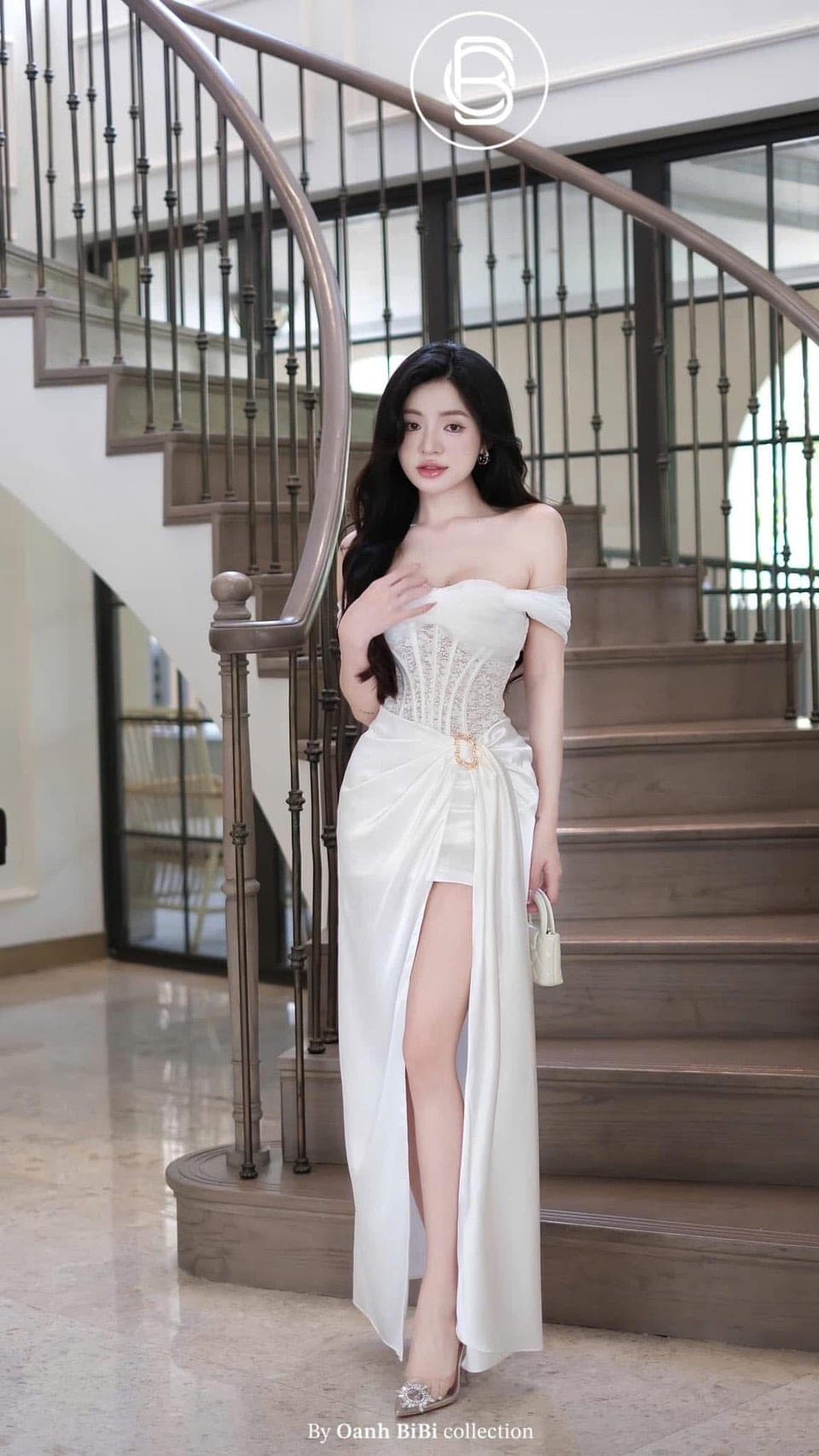 ชุดเดรส ราตรียาว ปาดไหล่ แต่งเพชร สีขาว