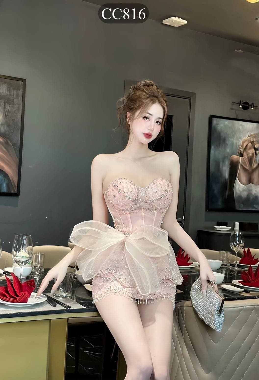 ชุดเดรส เกาะอก แต่งเพชร แต่งโบว์ สีชมพู