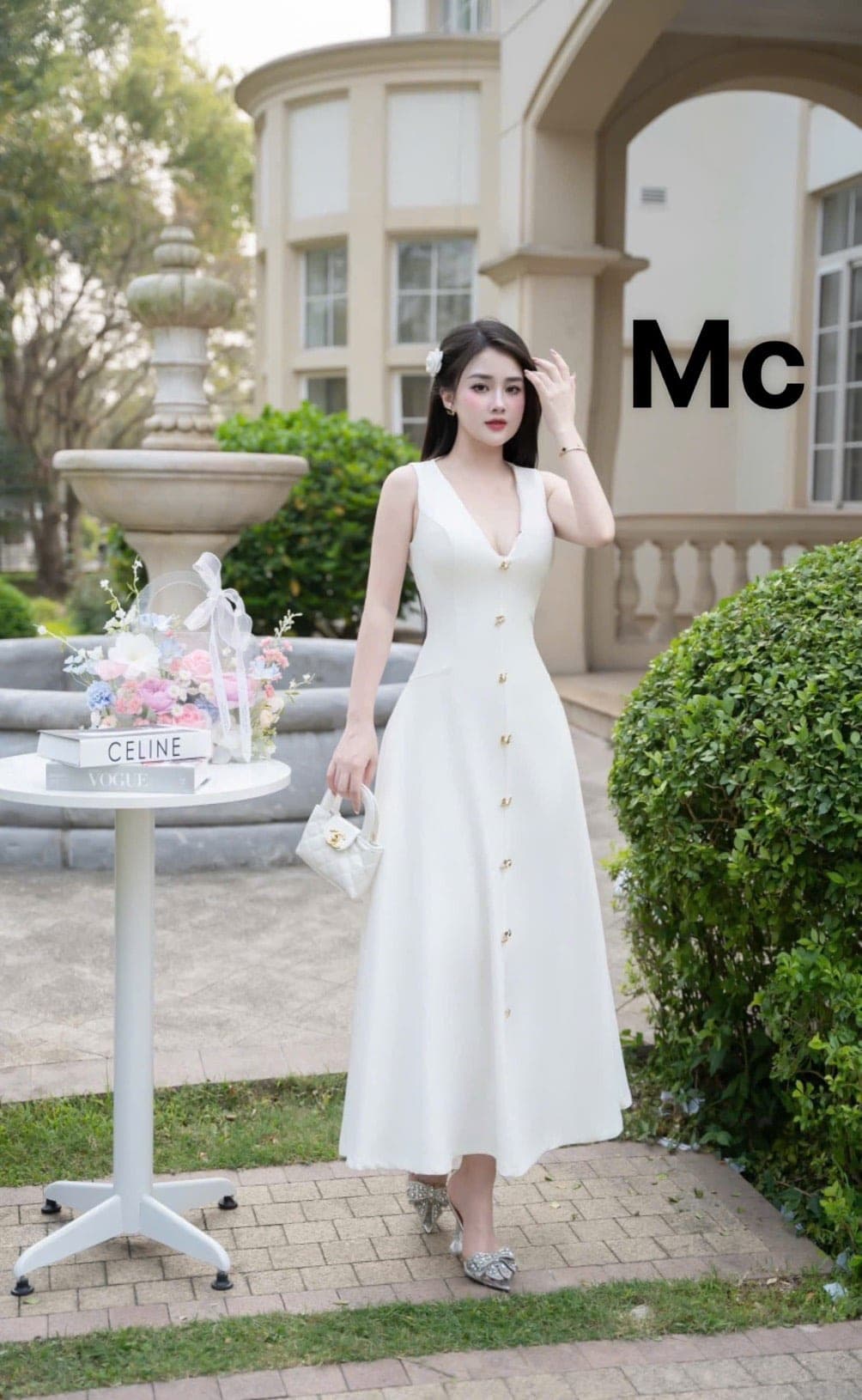ชุดราตรียาว แต่งเพชร สีขาว สีชมพู