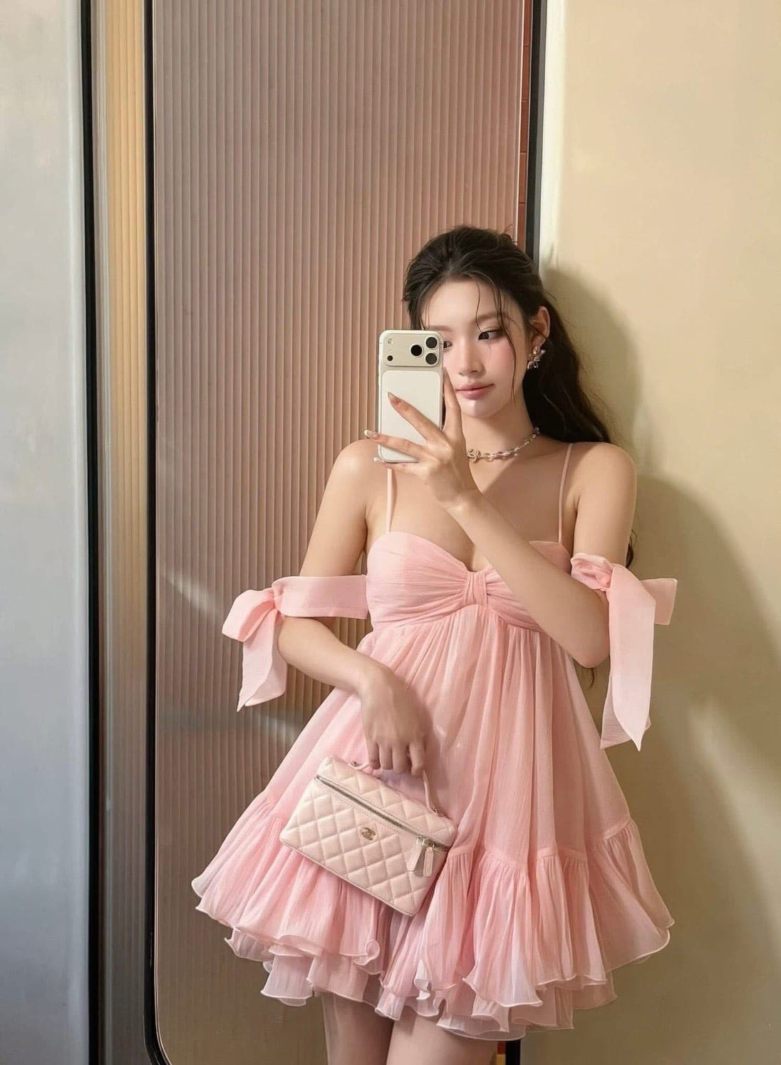 ชุดเดรส ปาดไหล่ ผูกโบว์ สีชมพู