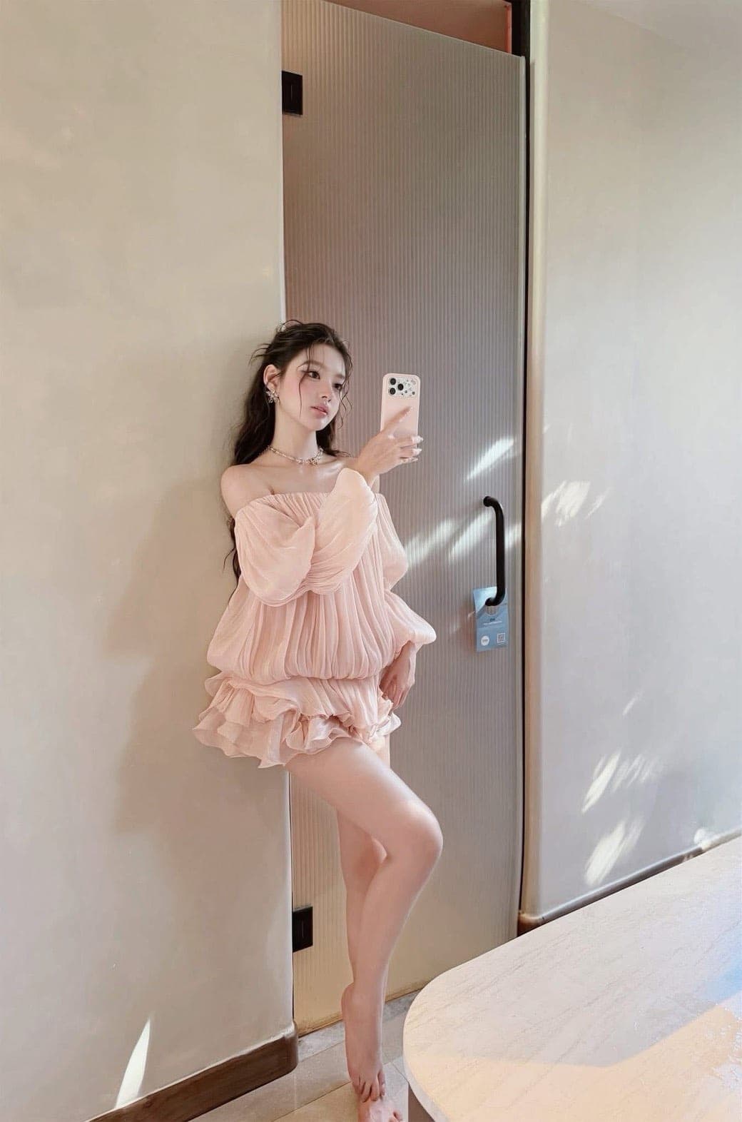 ชุดเดรส ปาดไหล่ สีชมพู