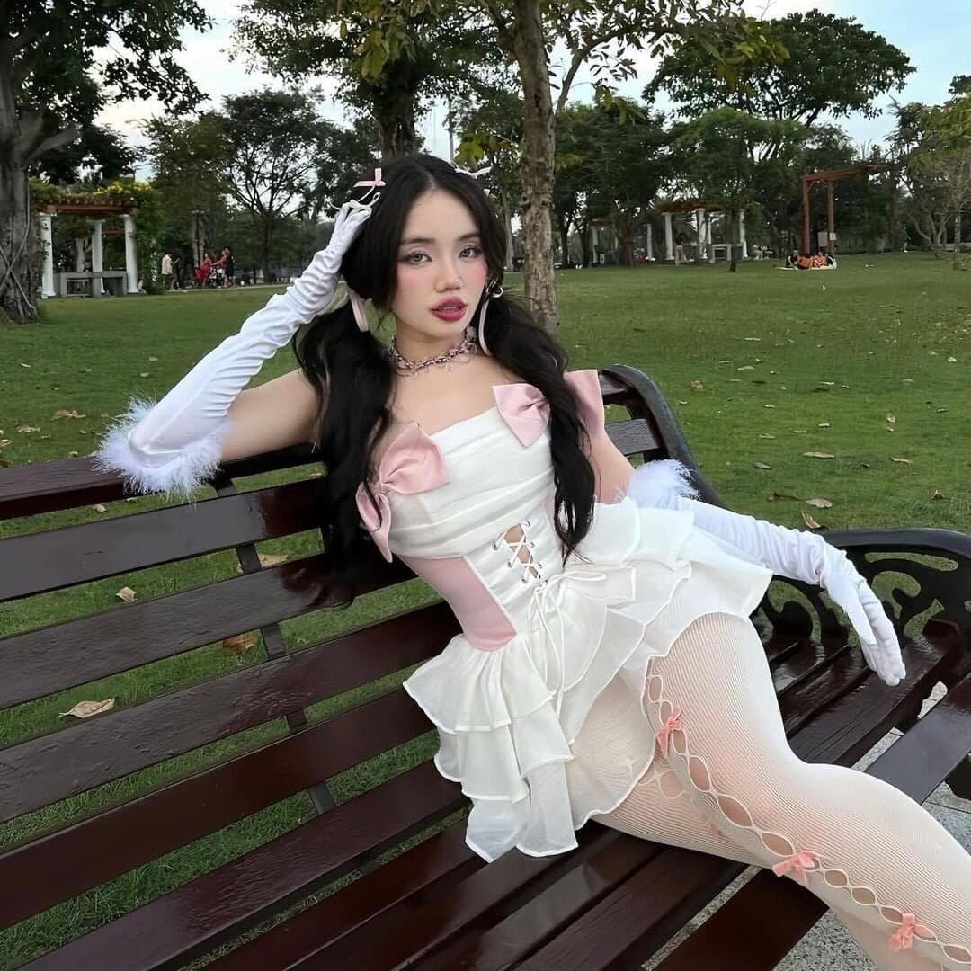 ชุดเดรส แต่งโบว์ สีขาว