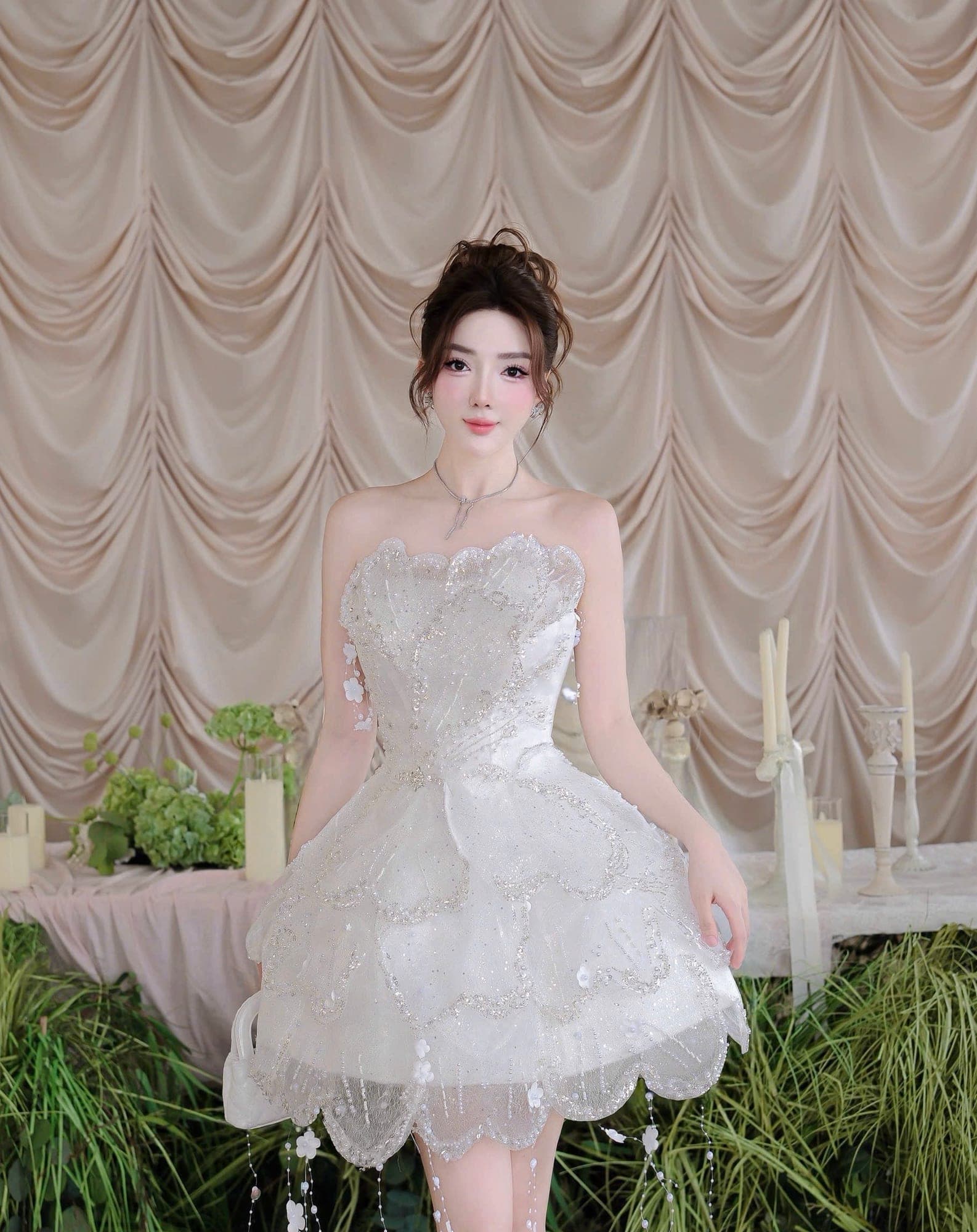 ชุดเดรส เกาะอก แต่งมุก+กลิตเตอร์ สีขาว 2039 Size S-M BKK รูปที่ 1
