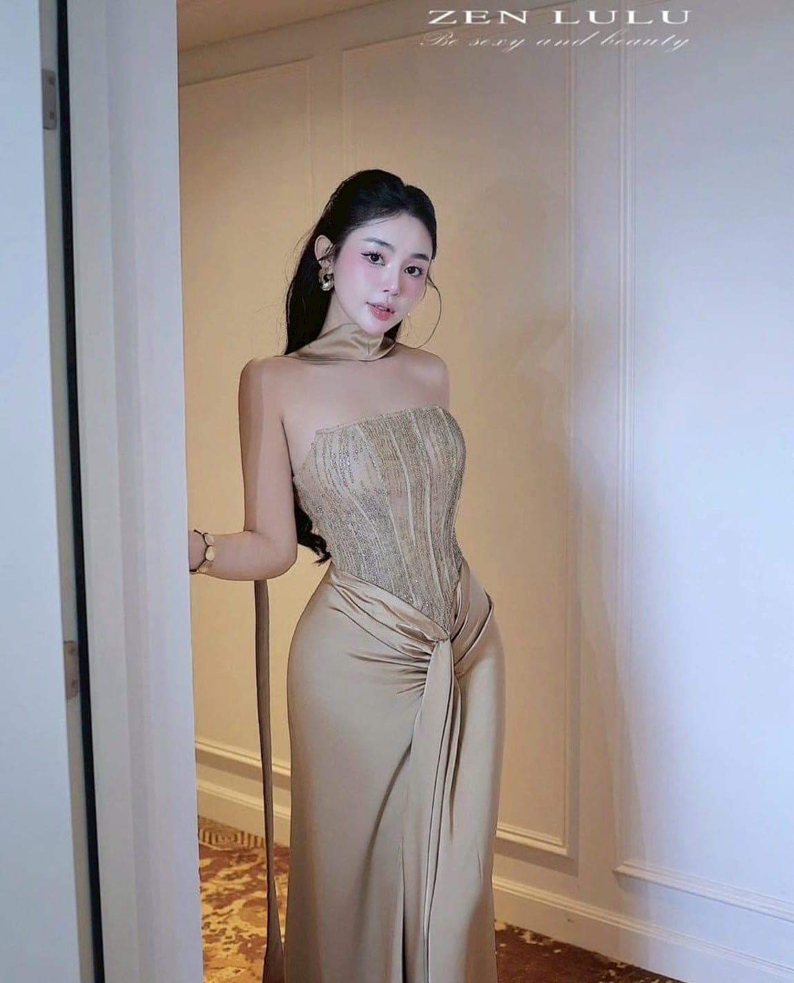 ชุดเดรส-ราตรี เกาะอก สีครีมทอง สีขาว ZEN LULU 3069 SIZE S-M BKK รูปที่ 5