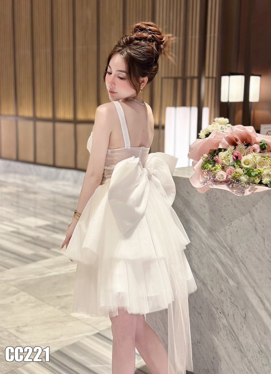 ชุดเดรส แต่งโบว์ ฟูฟ่อง สีขาว 2121 Size M BKK รูปที่ 3