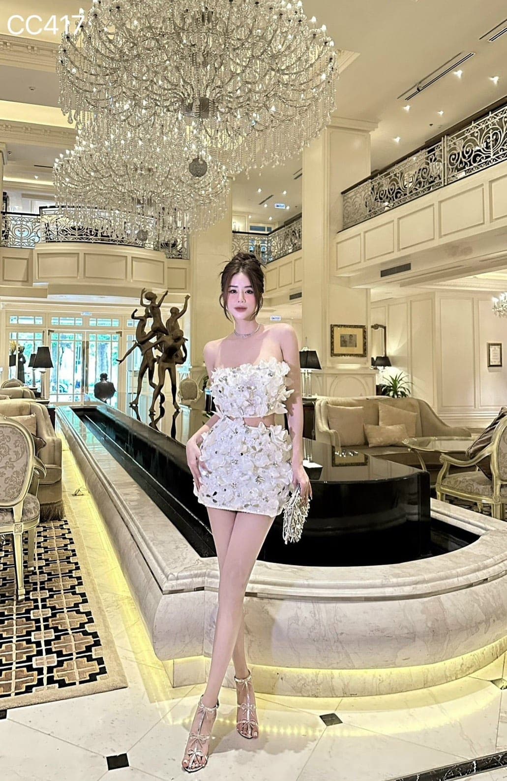 ชุดเซ็ท 2 ชิ้น เสื้อ+กระโปรง แต่งดอก สีขาว 4008 Size S BKK รูปที่ 3