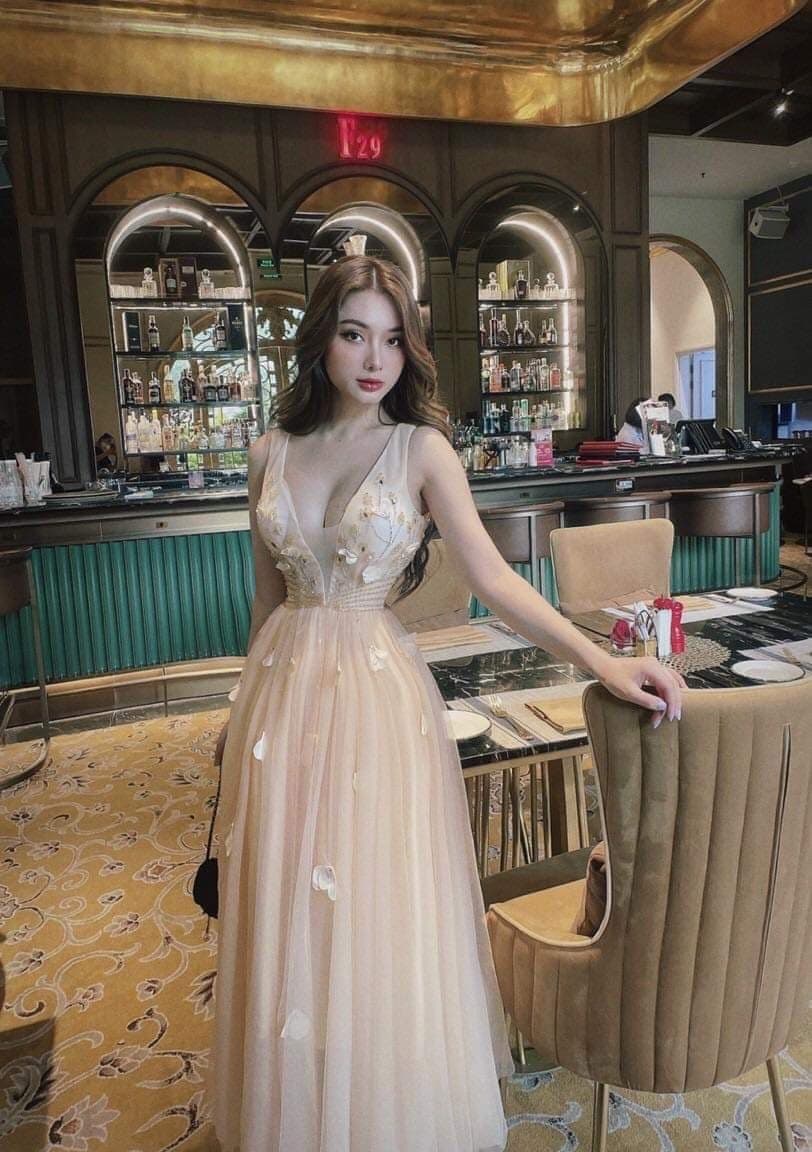 ชุดเดรส ราตรี สีครีม Brand HiSo 3063 Size S-M BKK รูปที่ 1