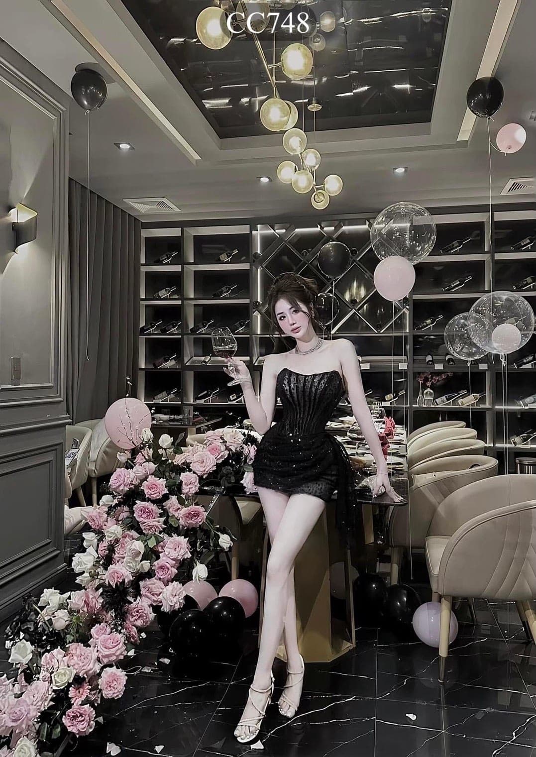 ชุดเดรส เกาะอก แต่งกลิตเตอร์ สีดำ 2069 Size M BKK รูปที่ 1