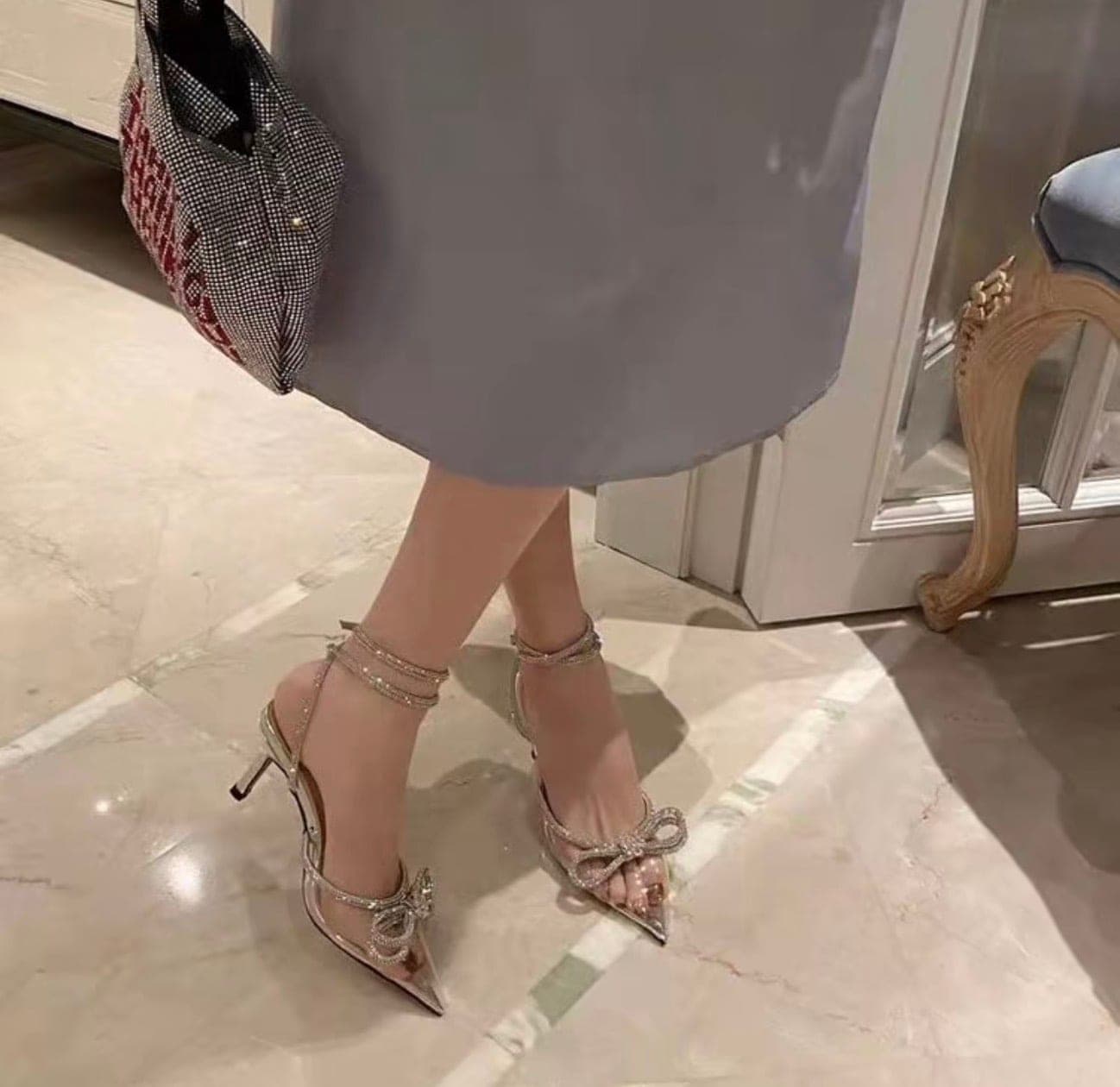 รองเท้า พรีเมียม แต่งโบว์เพชร สีเงิน สีดำ 9017 Size 36 BKK รูปที่ 4