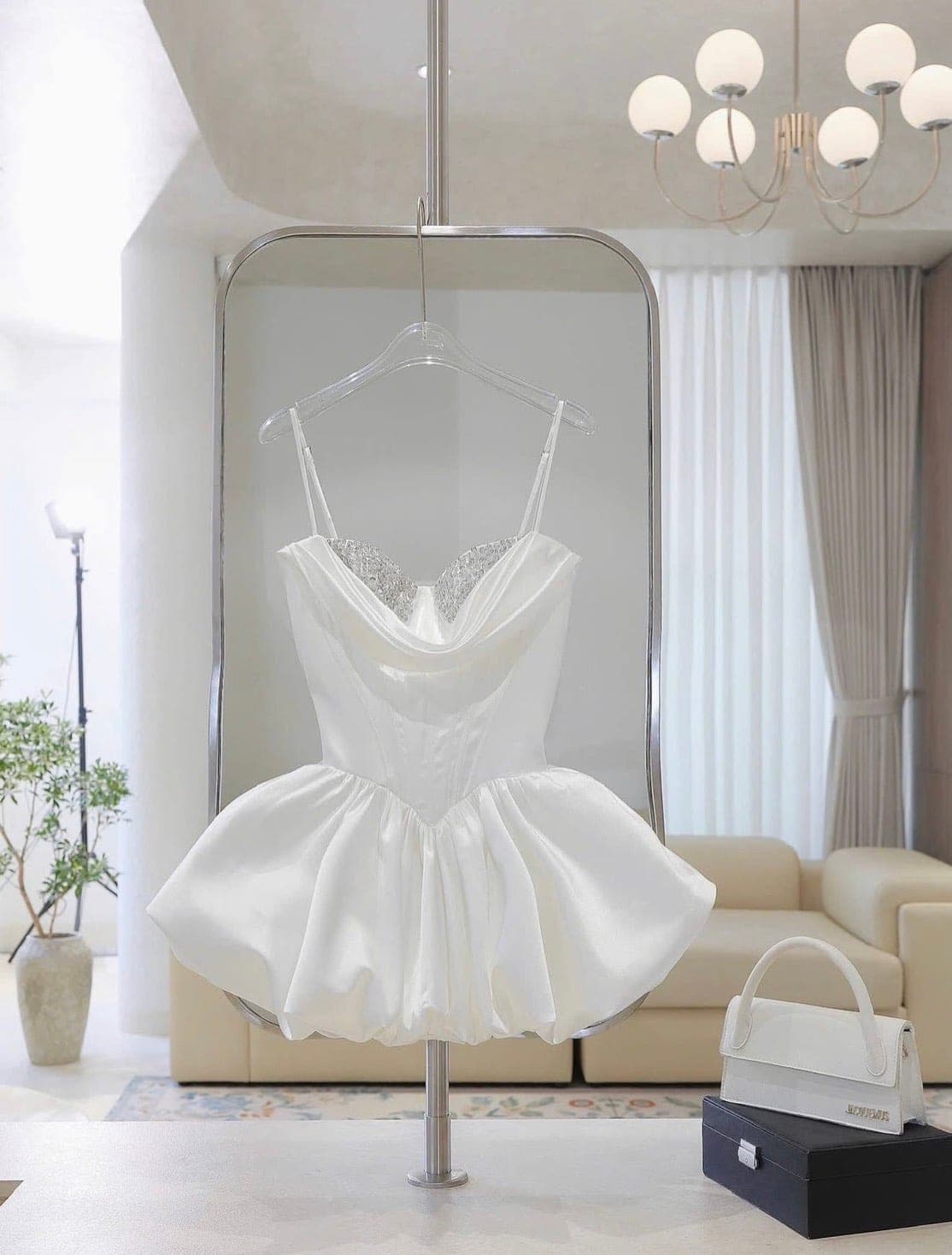 ชุดเดรส สายเดี่ยว แต่งเพรช สีขาว BRAND OBIBI 2286 BKK SIZE M รูปที่ 6