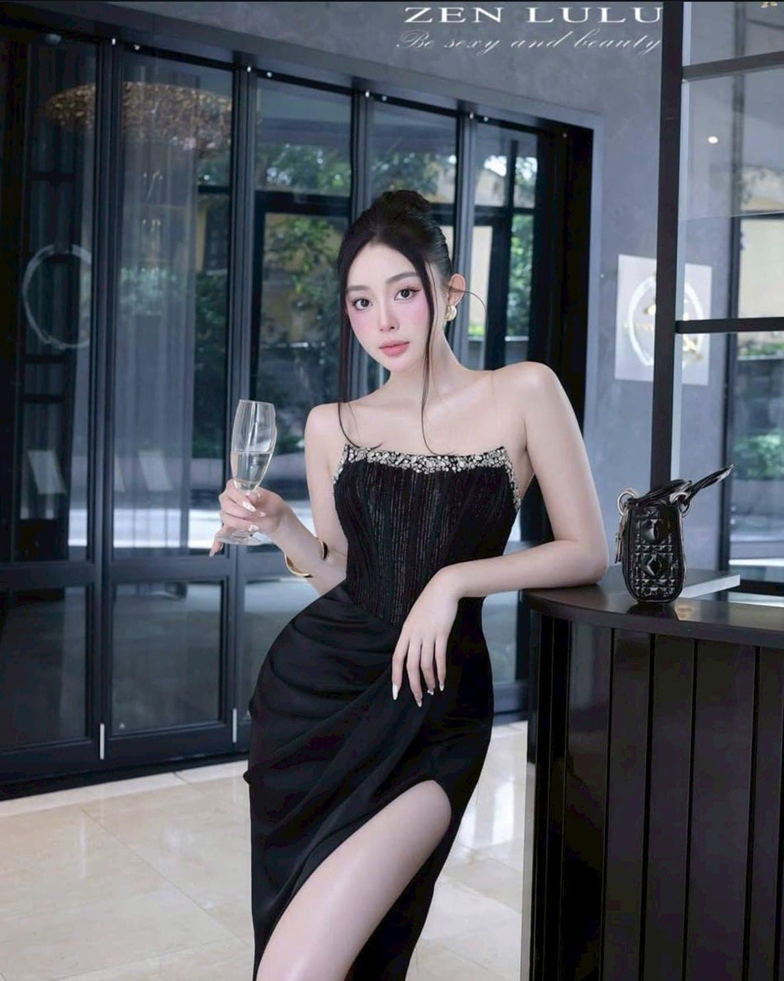 ชุดเดรส-ราตรี เกาะอก แต่งเพรช สีดำ  สีขาว  ZEN LULU 3065 SIZE S-M BKK รูปที่ 6