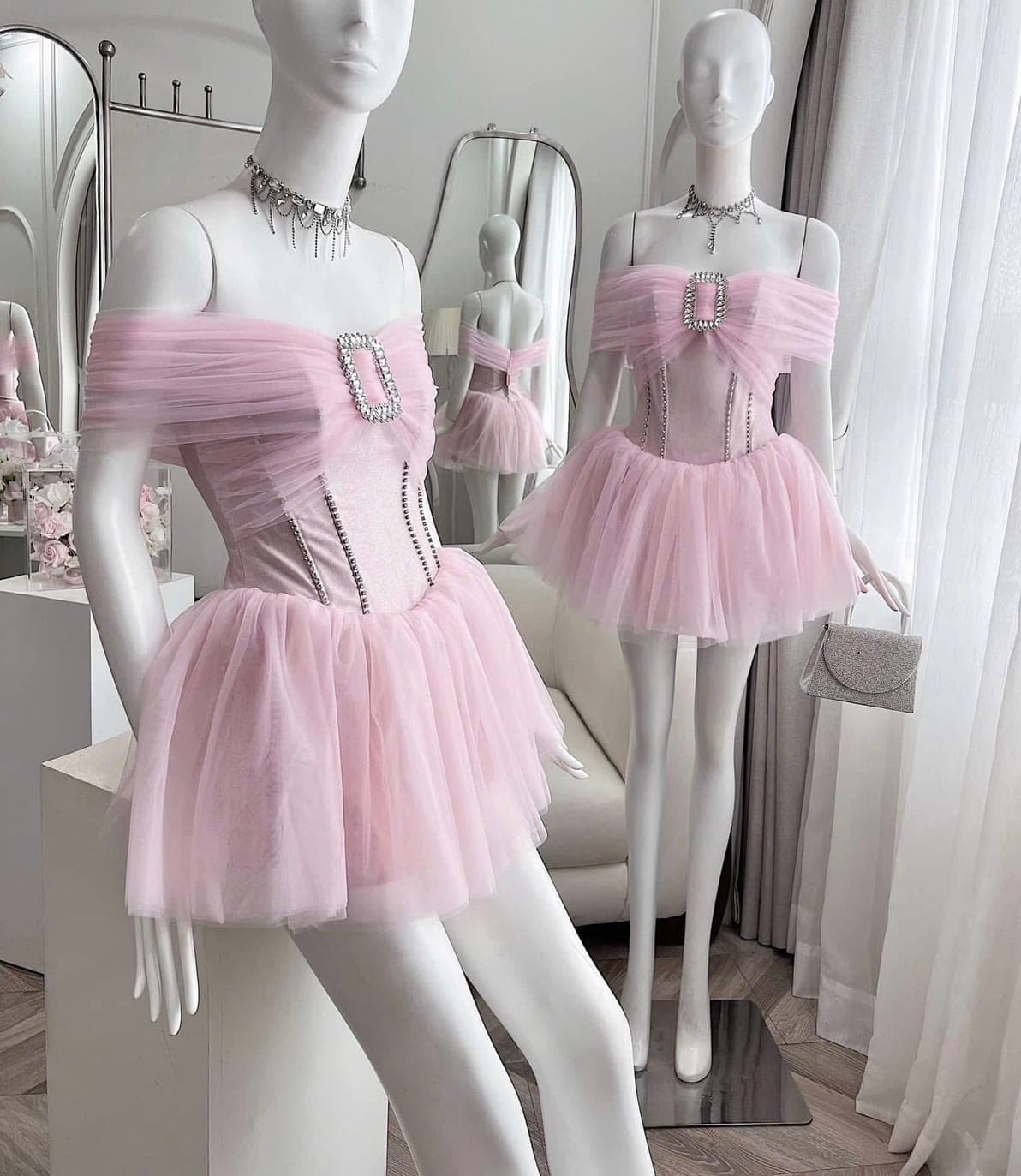 ชุดเดรส ปาดไหล่ สีชมพู  สีขาว Brand เวียดนามแท้ 2179 Size S BKK รูปที่ 1