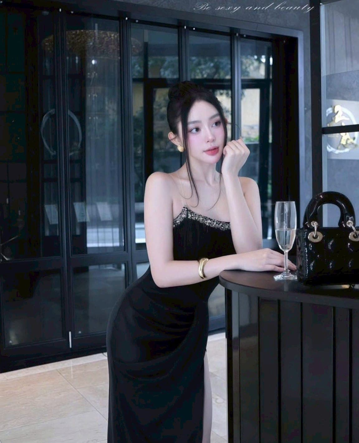 ชุดเดรส-ราตรี เกาะอก แต่งเพรช สีดำ  สีขาว  ZEN LULU 3065 SIZE S-M BKK รูปที่ 4