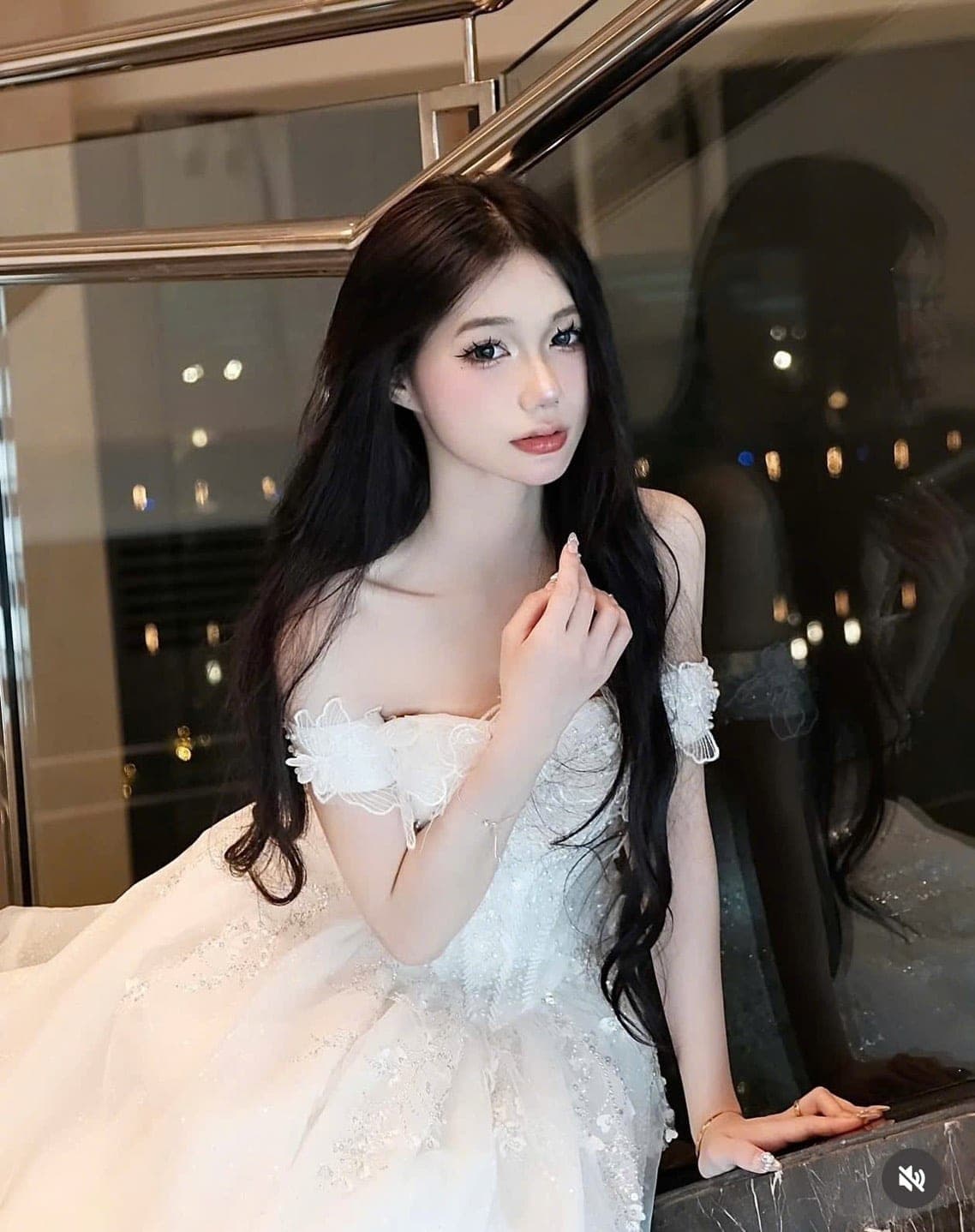 ชุดเดรส ปาดไหล่ แต่งดอก สีขาว Brand HiSo 2162 Size S BKK รูปที่ 5