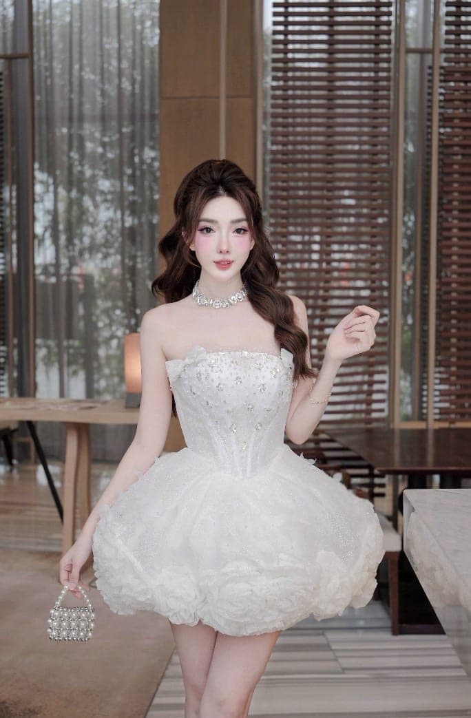 ชุดเดรส เกาะอก แต่งดอก+กลิตเตอร์ สีขาว 2020 Size S BKK รูปที่ 1