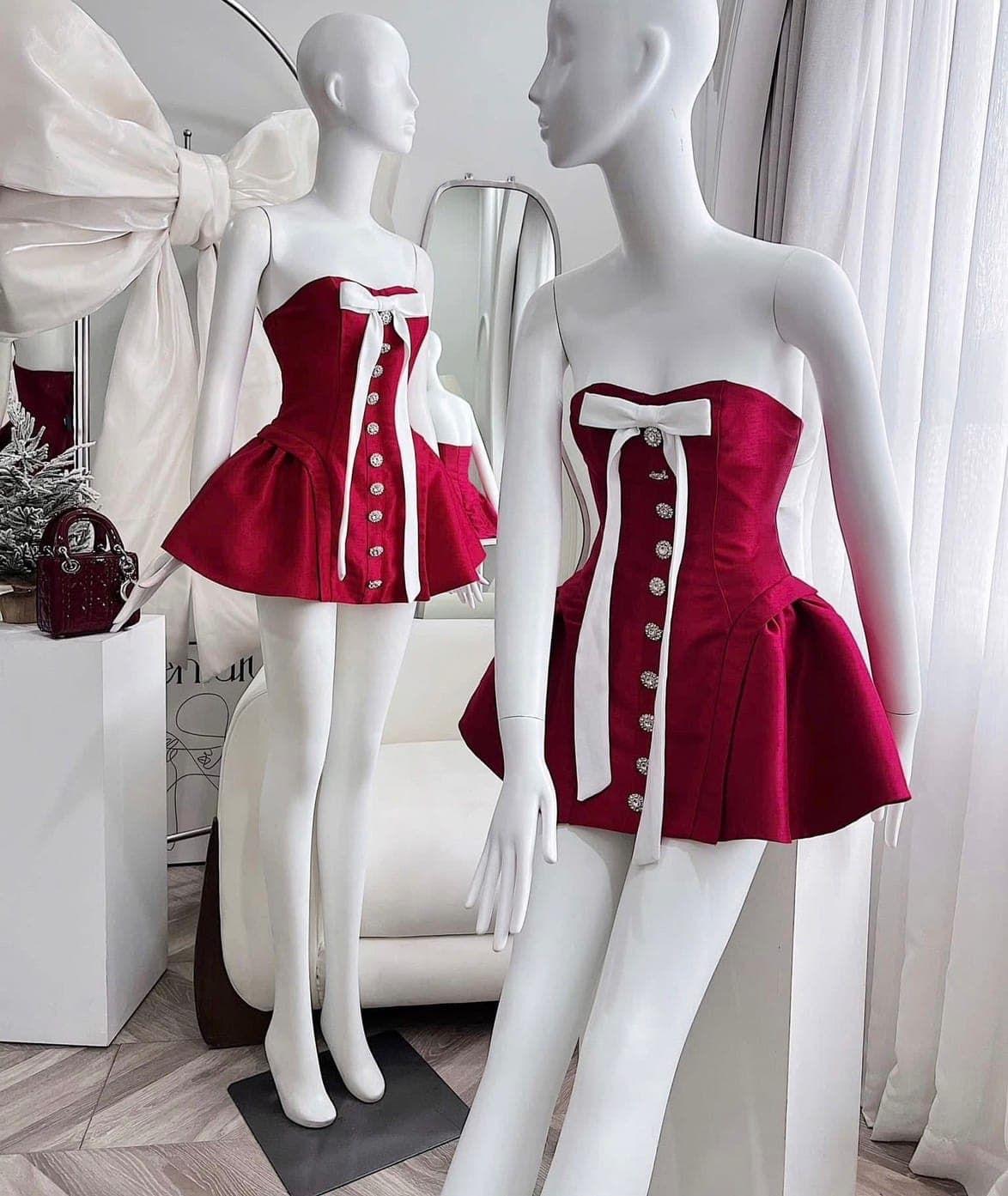 ชุดเดรส เกาะอก แต่งโบว์ สีแดง Brand เวียดนามแท้ 2144 Size S-M BKK รูปที่ 3