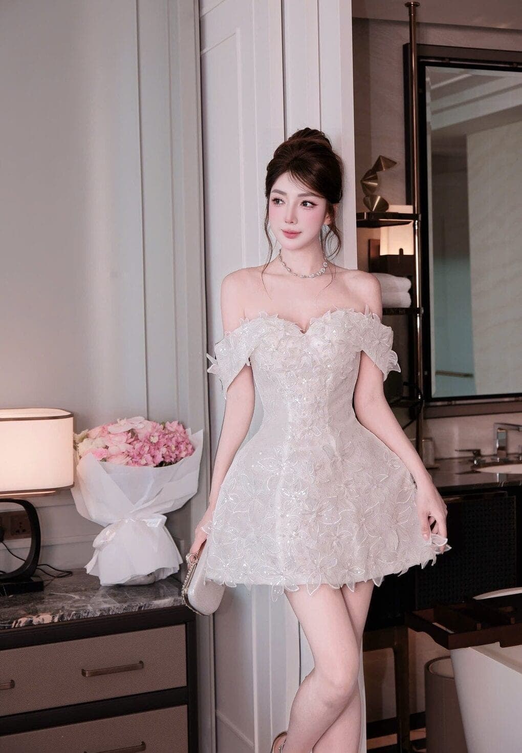 ชุดเดรส ปาดไหล่ แต่งดอก + กลิตเตอร์ BRAND HISO 2332 BKK Size M รูปที่ 1