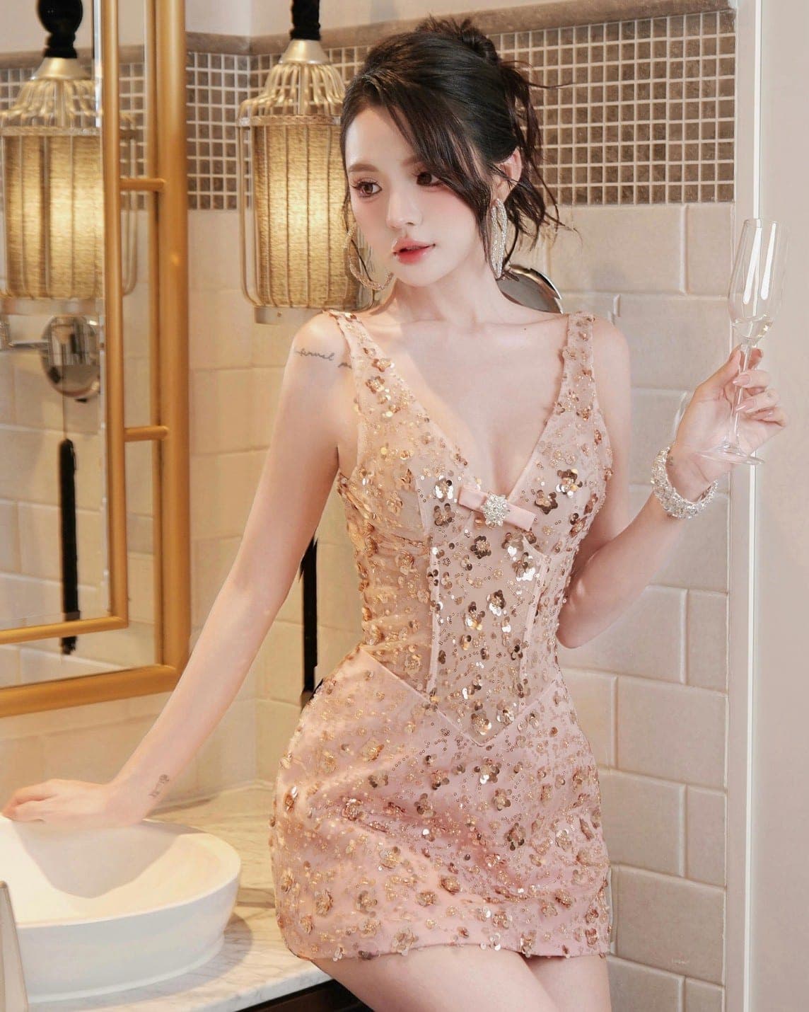 ชุดเดรส สายเดี่ยว กลิตเตอร์ สีชมพู-พิงค์โกลด์ BRAND Thao_bibii 2287 BKK SIZE M รูปที่ 2