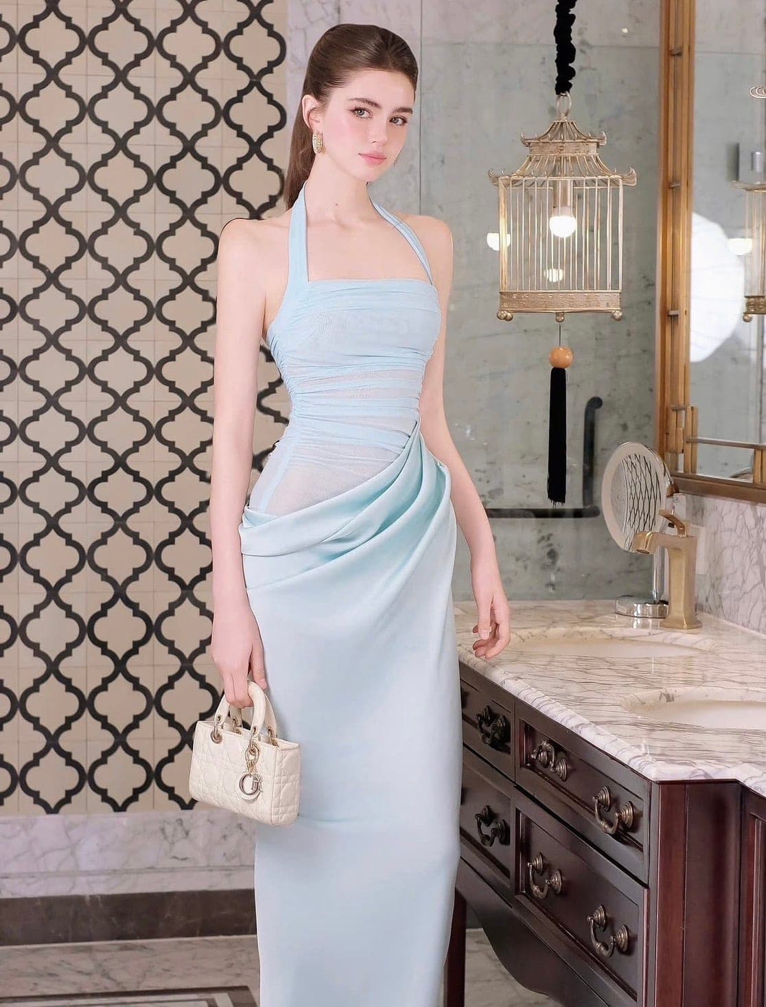ชุดเดรสยาว ราตรี คล้องคอ เสื้อซีทรู-กระโปรงผ้าซาติน สีแดง,สีฟ้า BRAND OBIBI 2354 BKK SIZE S รูปที่ 3