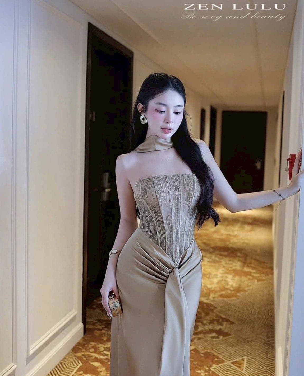 ชุดเดรส-ราตรี เกาะอก สีครีมทอง สีขาว ZEN LULU 3069 SIZE S-M BKK รูปที่ 3