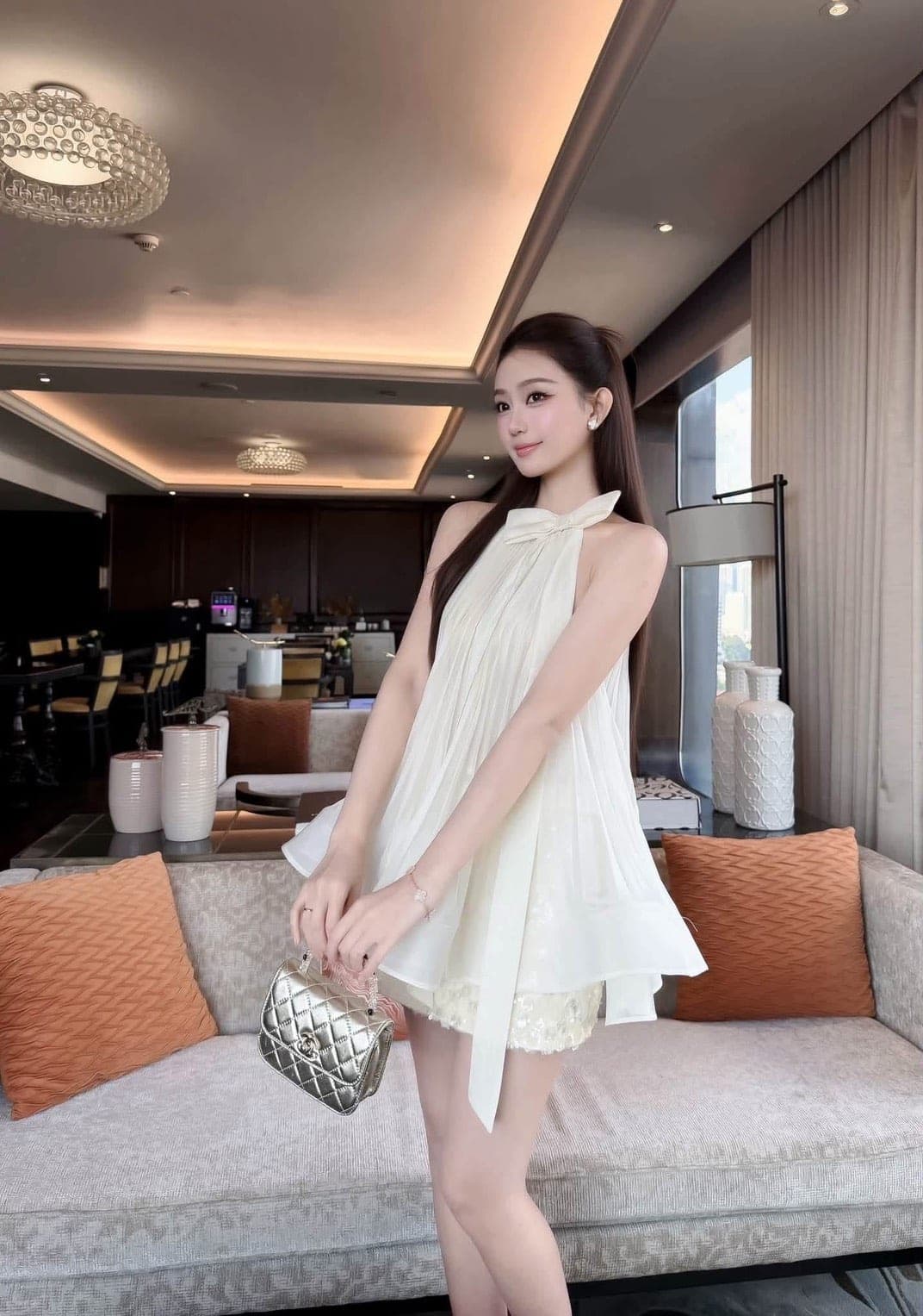 ชุดเซ็ท คล้องคอ แต่งโบว์ สี ขาว ครีม BRAND TRANALI 4039 BKK SIZE S รูปที่ 3