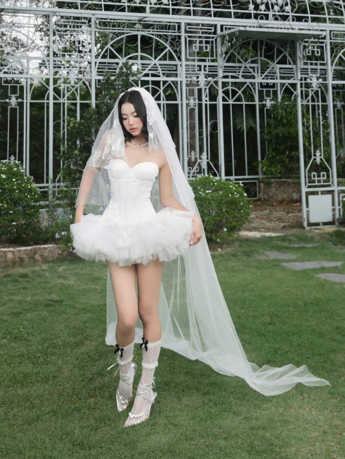 ชุดเดรส เกาะอก กระโปรงฟู ลูกไม้ สีขาว Brand KATHY 2320 BKK Size M รูปที่ 3