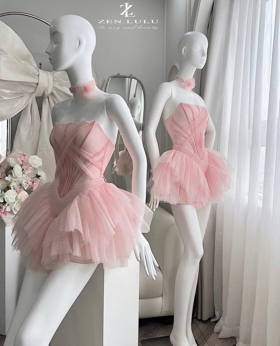 ชุดเดรส เกาะอก กระโปรงฟู ดอกที่คอ สีดำ สีชมพู ZEN LULU 2177 SIZE S-M BKK รูปที่ 2