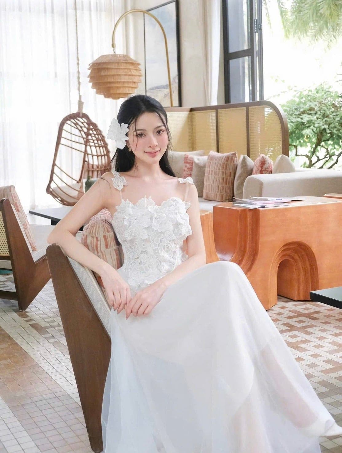 ชุดเดรส สายเดี่ยว แต่งลายลูกไม้ สีขาว BRAND OBIBI 2255 BKK รูปที่ 1