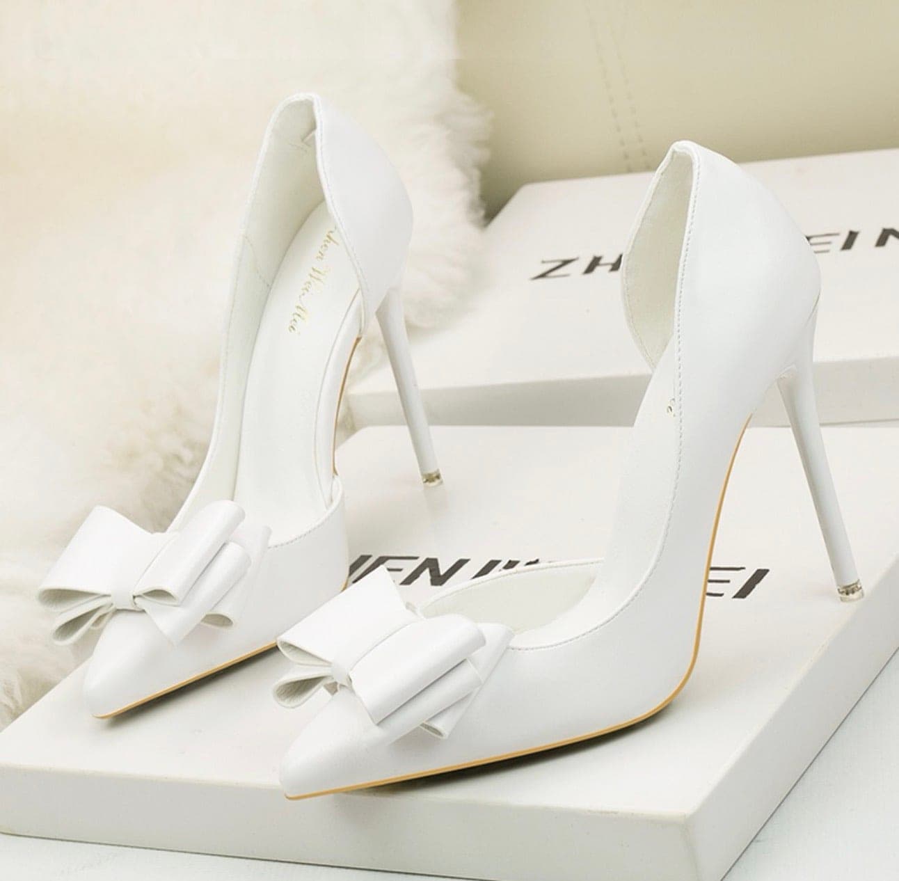 รองเท้า แต่งโบว์ สีขาว สีชมพู สีดำ สีแดง 9002 Size 38 BKK รูปที่ 4