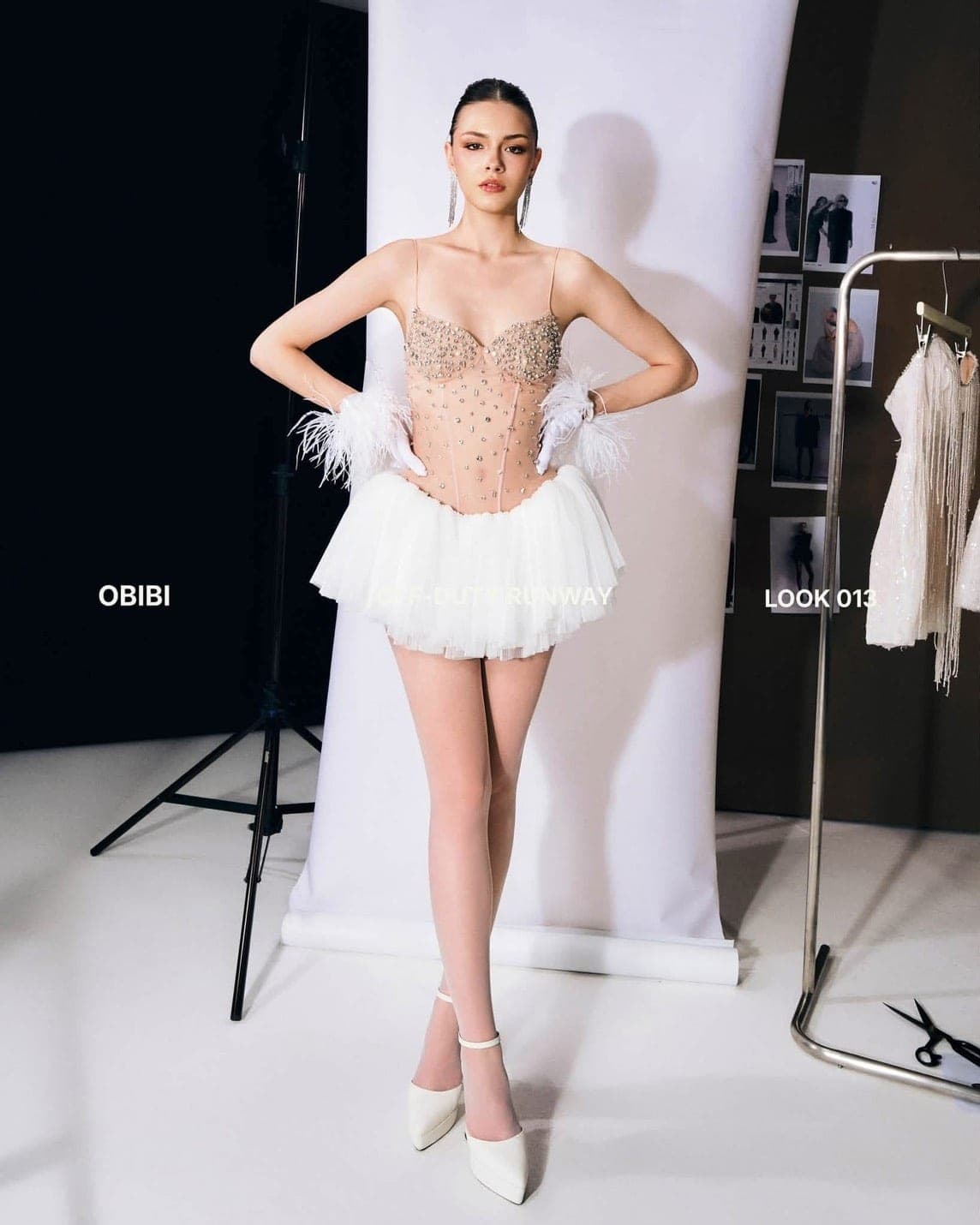 ชุดเดรส สายเดี่ยว แต่งเพรช สีขาว BRAND OBIBI 2275 BKK SIZE S-M รูปที่ 3