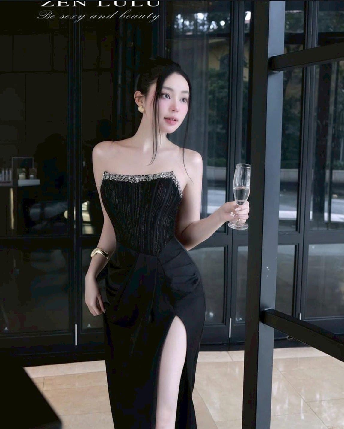 ชุดเดรส-ราตรี เกาะอก แต่งเพรช สีดำ  สีขาว  ZEN LULU 3065 SIZE S-M BKK รูปที่ 2