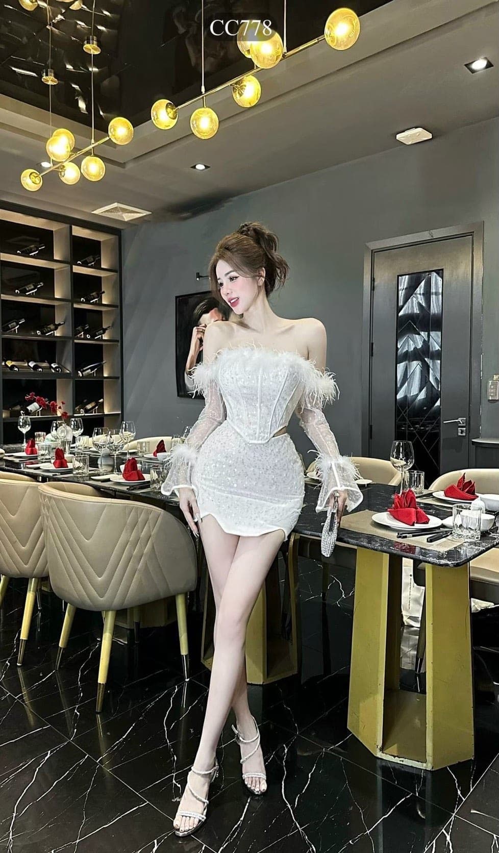 ชุดเซ็ท 2 ชิ้น เสื้อ+กระโปรง แต่งกลิตเตอร์ สีขาว 4006 Size S BKK รูปที่ 1