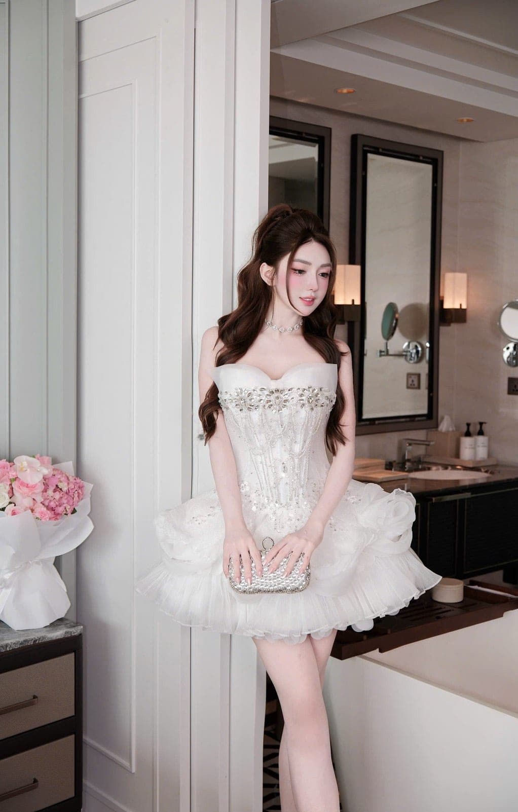 ชุดเดรส เกาะอก กลิตเตอร์ แต่งดอก สีขาว BRAND HISO 2330 BKK Size M รูปที่ 3