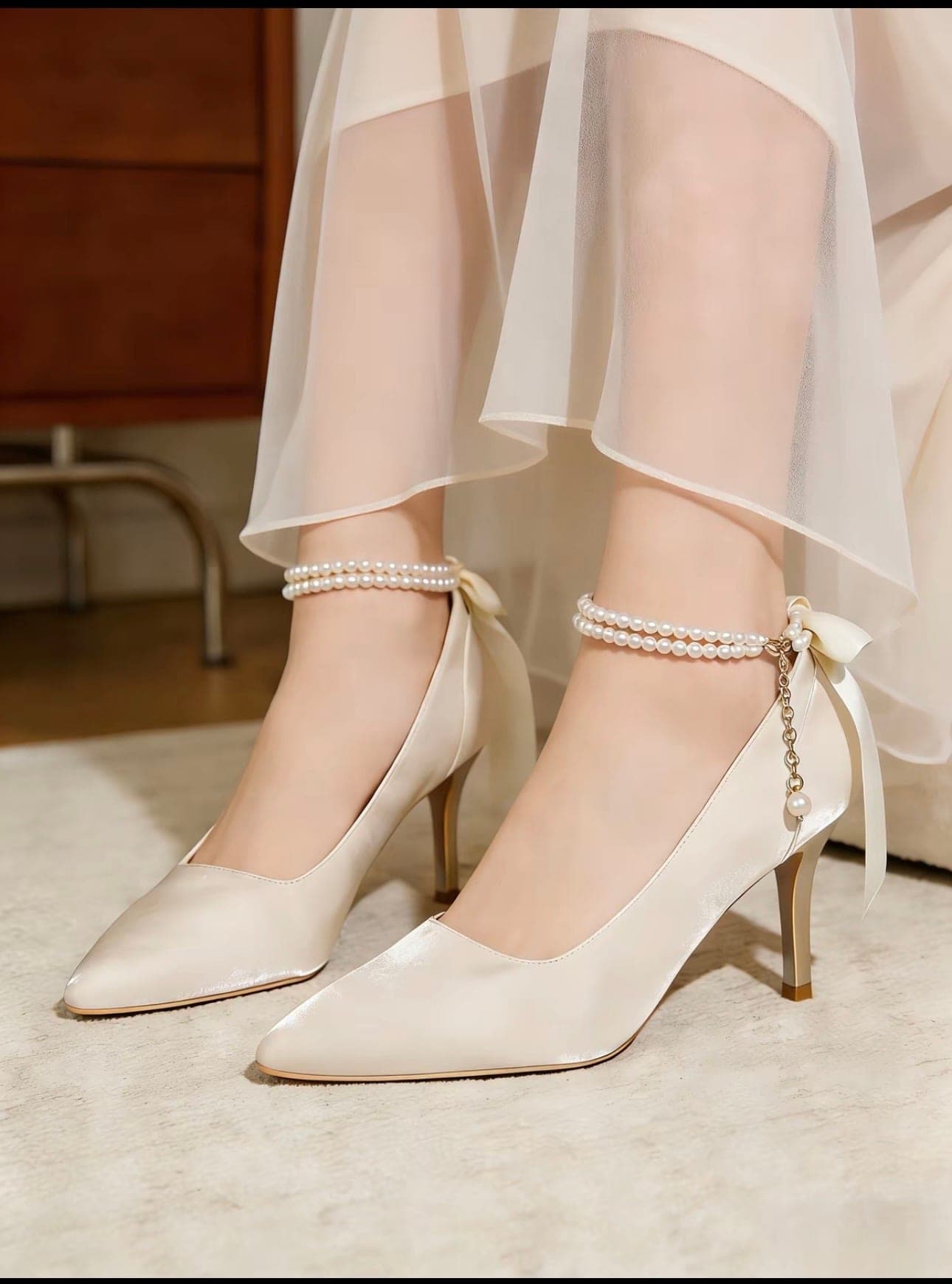 รองเท้าปลายแหลม สีแชมเปญแต่งมุก  9024 Size 38 BKK